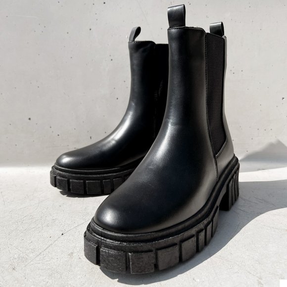 NEW Black Lug Sole Chunky Platform Elastic Ankle Block Heel Chelsea Boot Booties - Picture 3 of 12